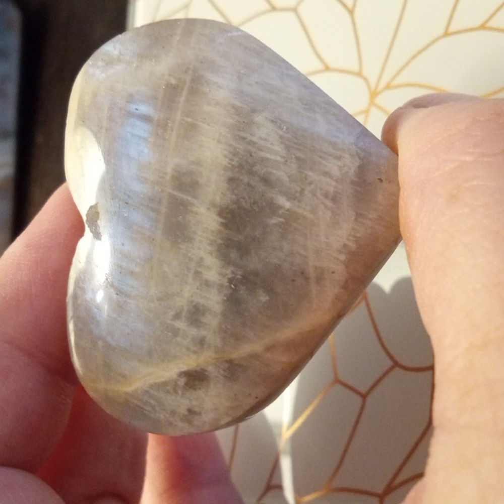 Rainbow Moonstone heart🩵 🌙 🌈
